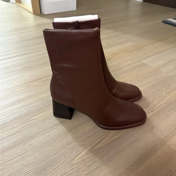 NWT Steve Madden Faux leather Pammy brown bootie - size 7.5 - Picture 5 of 13